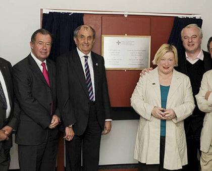 Minister for Health and Social Services, Edwina Hart opens Cardiff Transplant Un